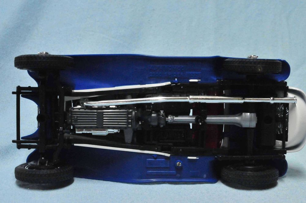 Burago - Alfa Romeo 2300 Spider