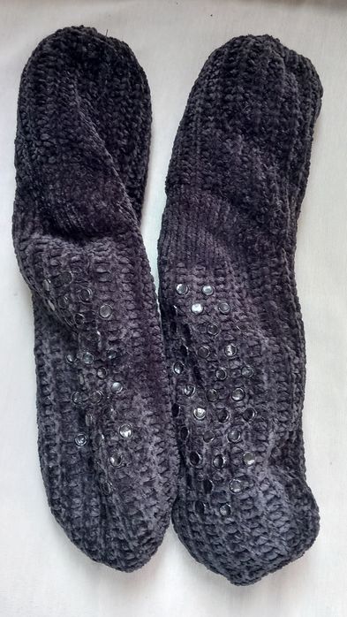 Meias antiderrapantes pretas, tamanho único 5€