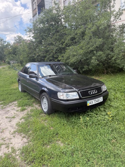 Audi 100
