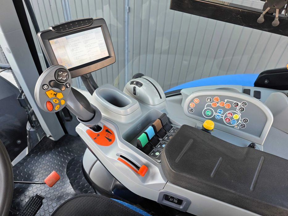 New Holland T7.200 AC krajowy 4180h