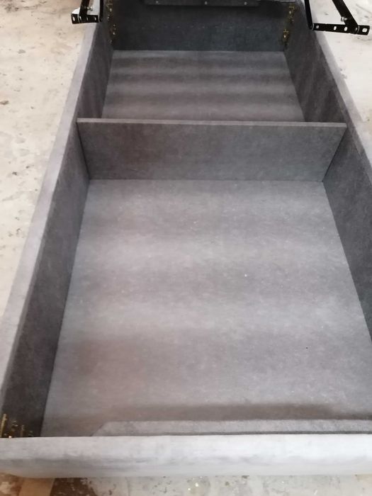 Cama com estrado elevatório tecido