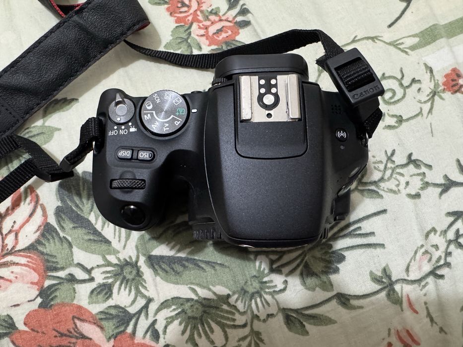 Canon EOS 200D literalmente novo