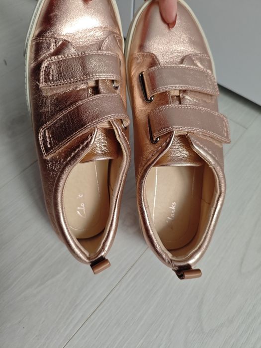 Жіночі кросівки золотисті натур шкіра CLARKS 39 розмір