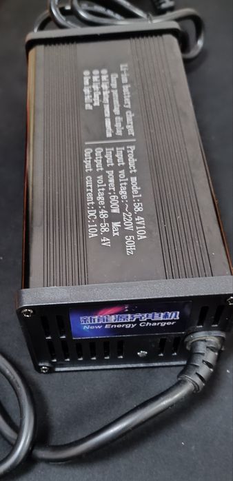 Новий зарядний пристрій для LiFePO4 / Li-ion 48V (58.4V) 10A