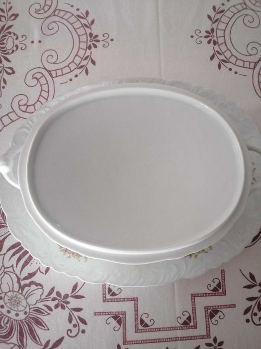 Terrina de porcelana fina para sopa  ou outros nova