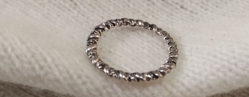 Стильна гарна каблучка