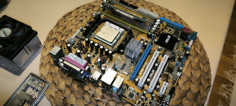 ASUS m2a-vm AMD Athlon 2 gb ram