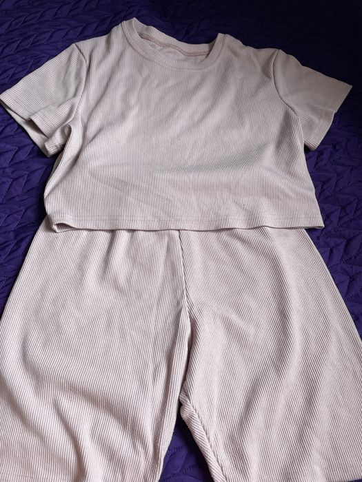 Костюм двійка ( велосипедки і футболка - топ)