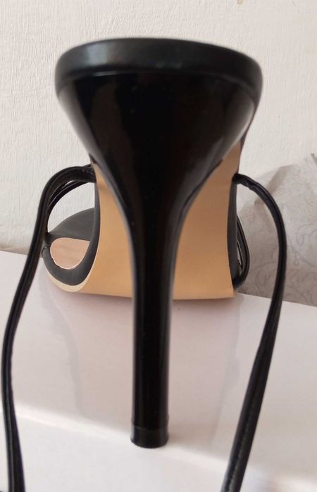 Szpilki Sandałki 41,lakierowany cienki obcas 11 cm