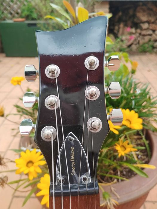 Höfner Shorty Deluxe Electric Travel Guitar / Guitarra
