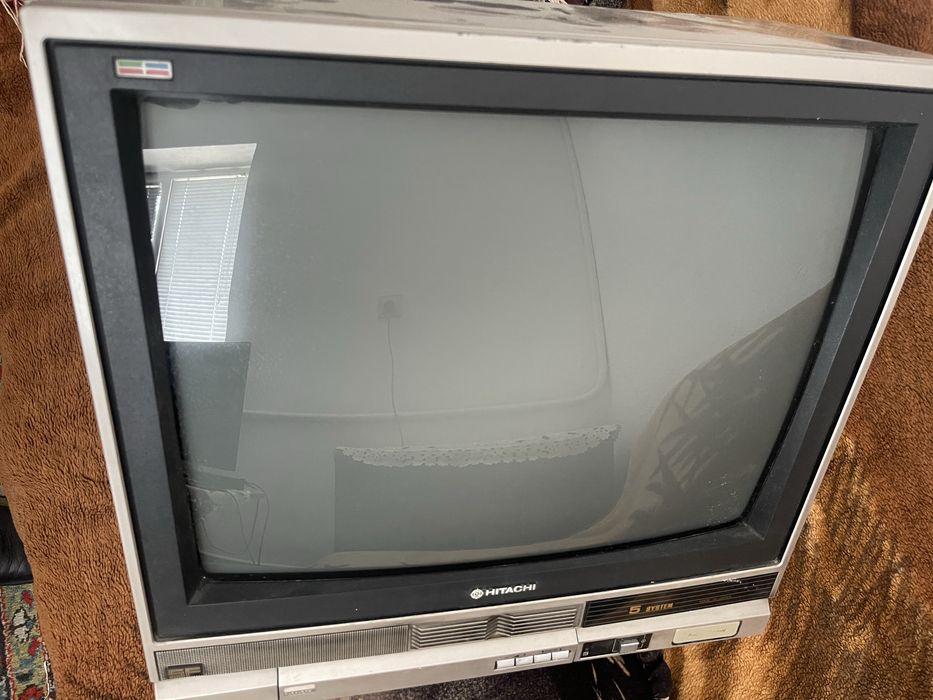 Телевізор HITACHI модель СМТ 2130