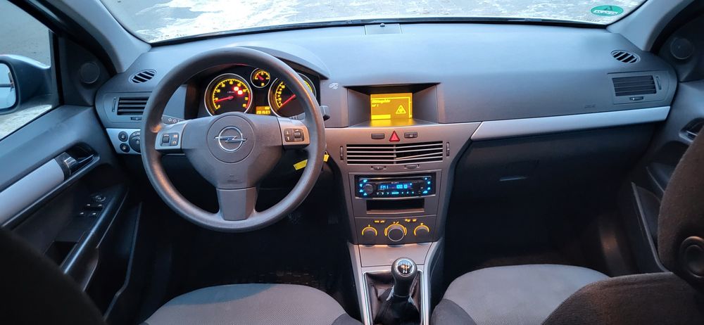 Свіжа Opel astra 1.4 90ps 2005 хетчбек