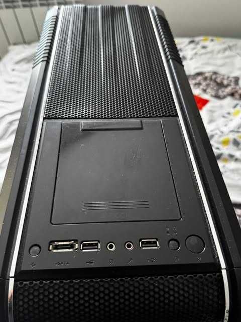 Komputer stacjonarny + monitor