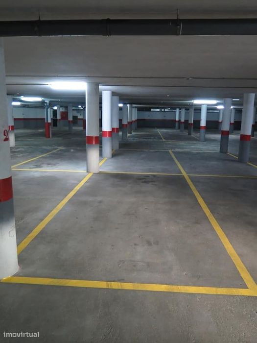 Estacionamento - Garagem para bicicleta, Moto ou Moto 4.