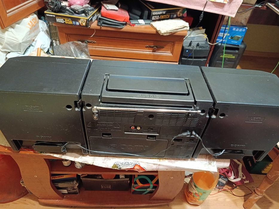 Магнитола Sony CFS-W475S рабочая,  (Кассеты и радио работают, под профилактику)