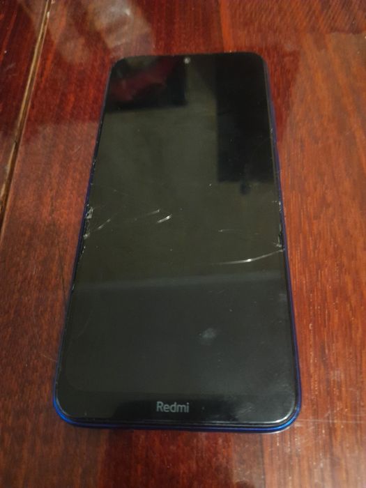 Продам телефон. .