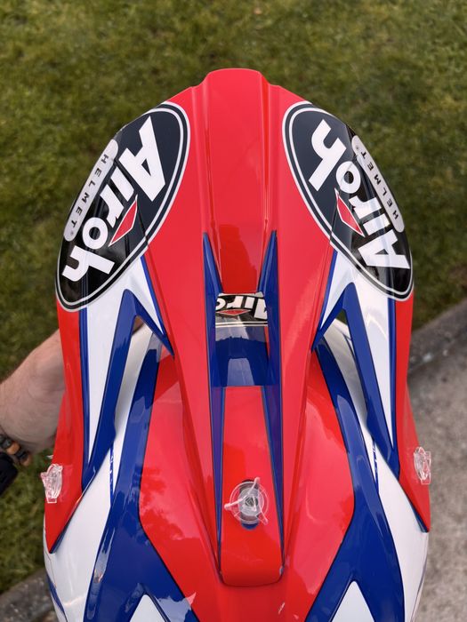 Capacete airoh semi novo