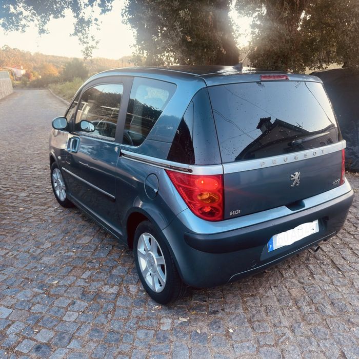 Peugeot 1007 1.4 HDi (2005)  Muito Económico