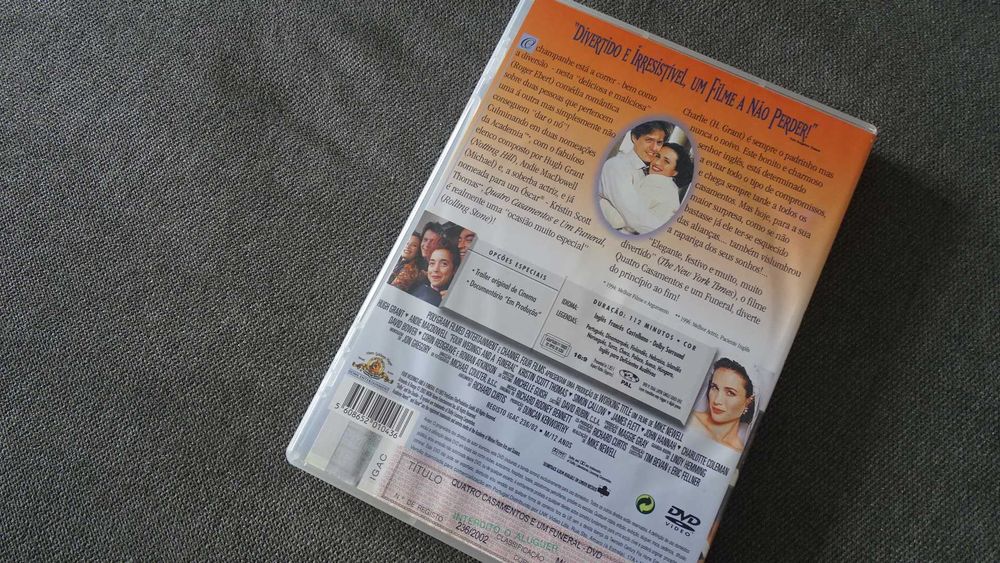 DVD . 4 Casamentos e 1 Funeral . Hugh Grant - RARO Comédia