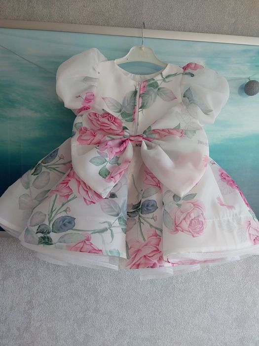 Святкова сукня,пишна на 2-3 роки