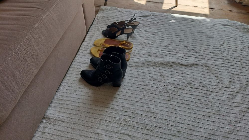 Sapatos usados varios tipos