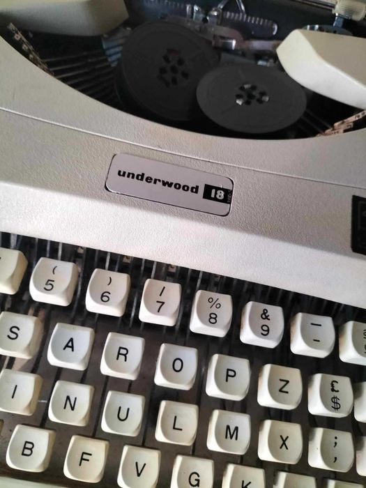 Máquina de escrever antiga