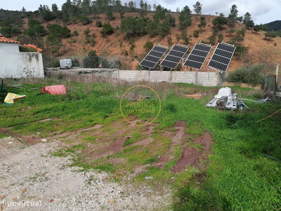 Terreno rustico situado a poucos quilometros de Salir.Possibilidade de