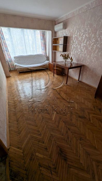 Продаж затишної 1 кімн.кварт. Русанівка Ентузіастів 31