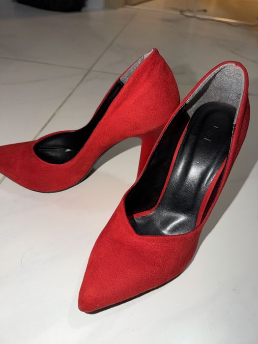 Туфлі лодочки на шпильці 39 розмір замша