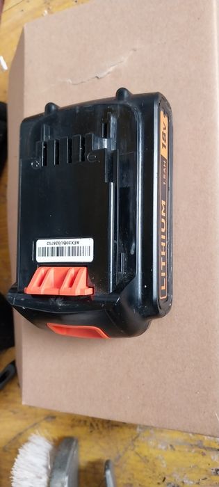 Maquina cortar relva Black Decker ST1823H4