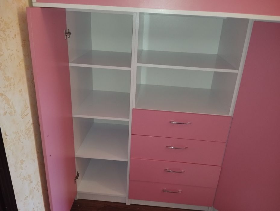 Стінка в дитячу кімнату.Двухяросне дитяче ліжко