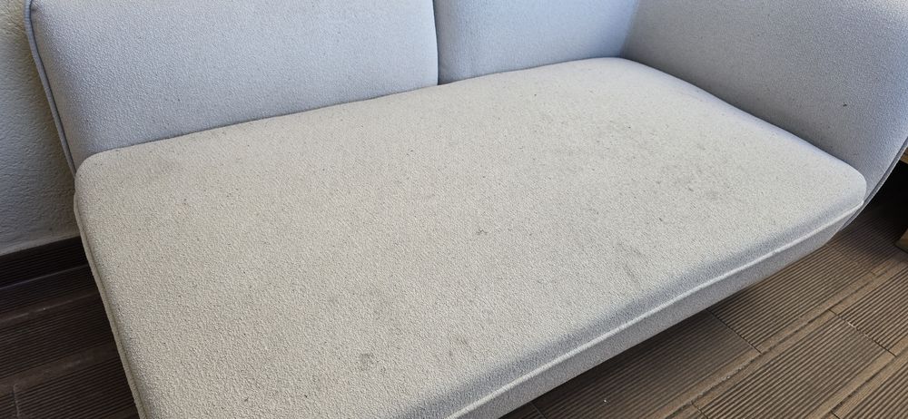 Chaise-longue à direita em tecido bouclé creme claro CHEVANNES