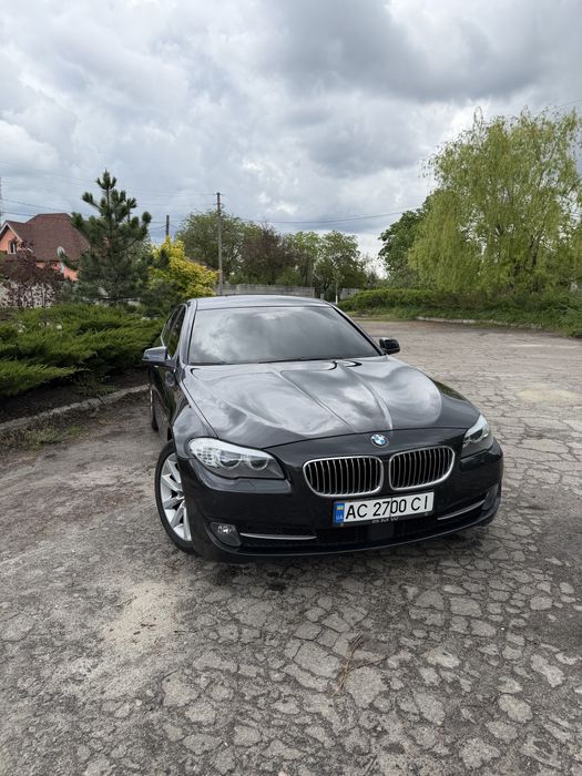 BMW  f10  2010год
