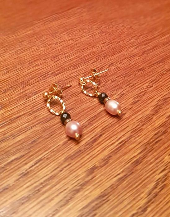 Kolczyki z zawieszką z hematytem i perłą słodkowodną