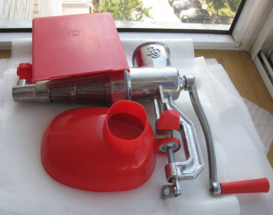 Соковыжималка  соковитискач  механічний ручний RS 170. Харків.