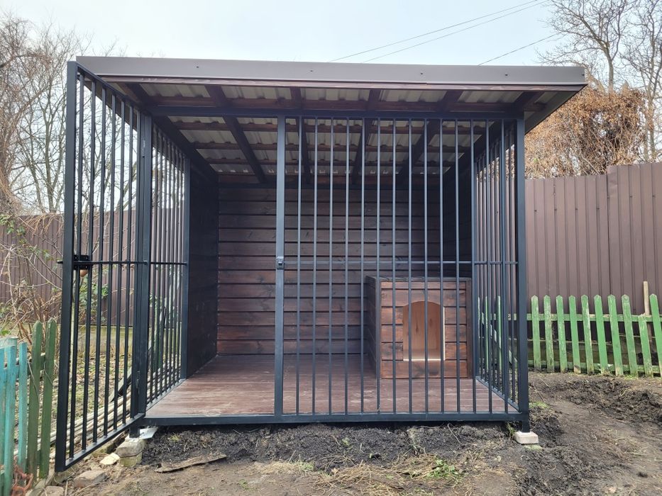 Вольєр, будинок для собаки. Будка.