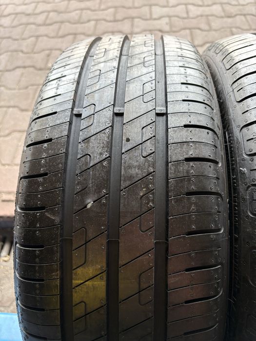 195.45.16 Goodyear EfficientGrip Performance 2021rok