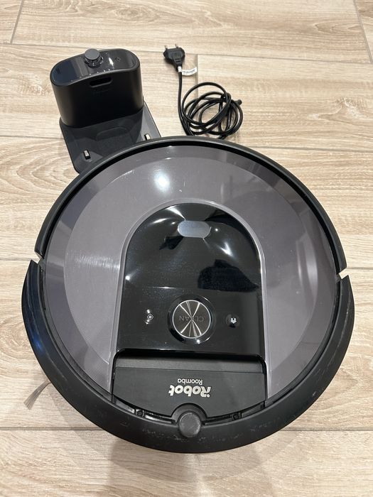Robot sprzatajacy Roomba i7  aero force  odkurzacz