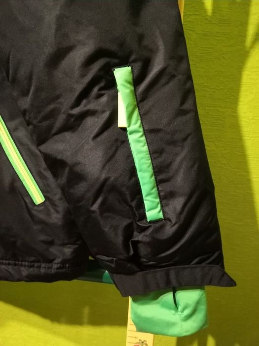 Продам   куртку на мальчика WHITE PASSAGE