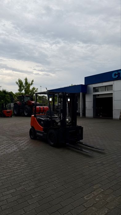 Навантажувач Doosan D30-G PRO 5 Погрузчик