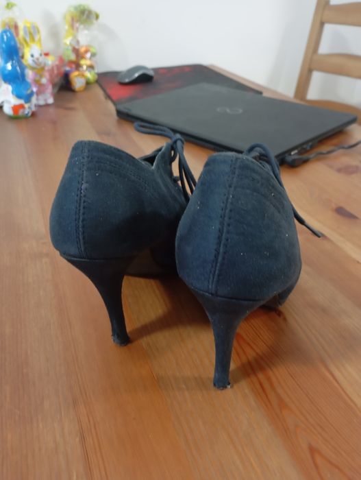 Modne buty damskie.