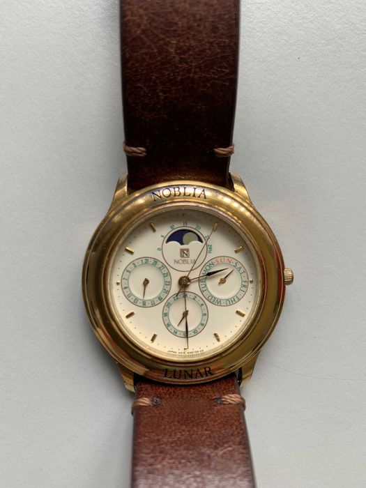 Relógio Citizen Noblia Lunar - em bom estado
