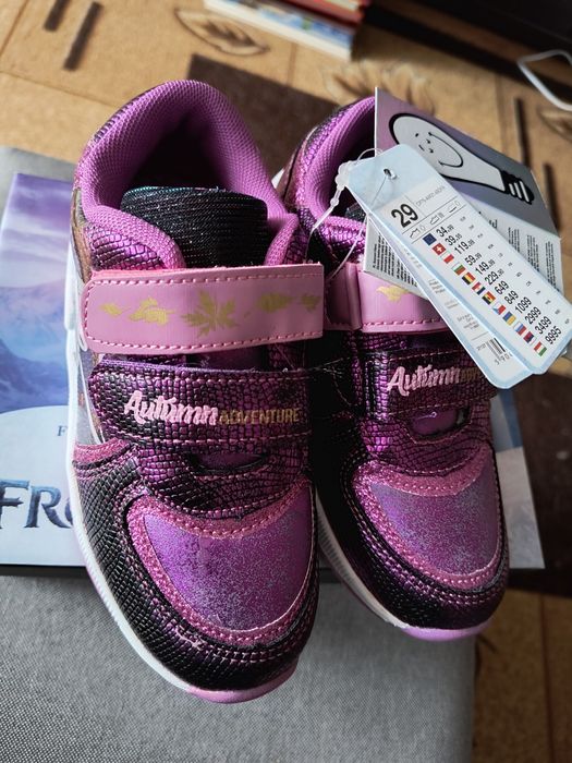 Przepiękne buty kraina lodu elsa Anna 29 nowe adidasy sportowe rzep