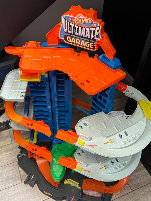 Garaż Hot Wheels T-rex