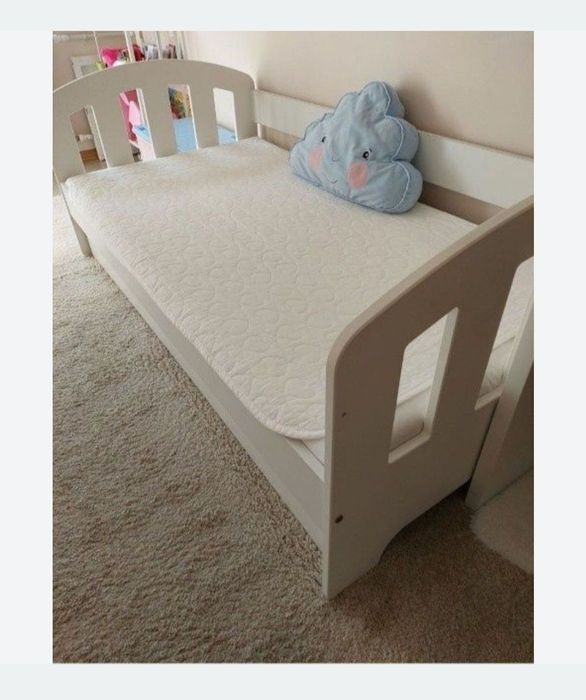 Materac ze stelarzem drewnianym