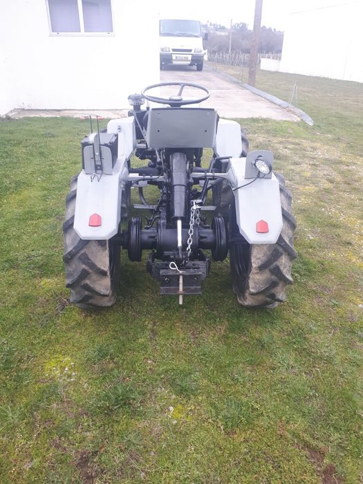 Trator agrícola pasquali