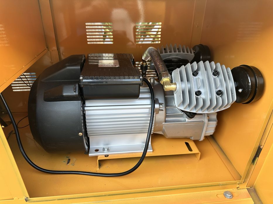 Máquina de projetar argamassa nova