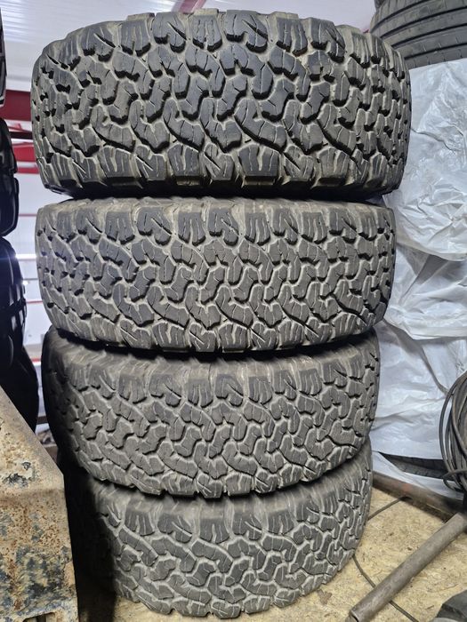 Шини з дисками в зборі