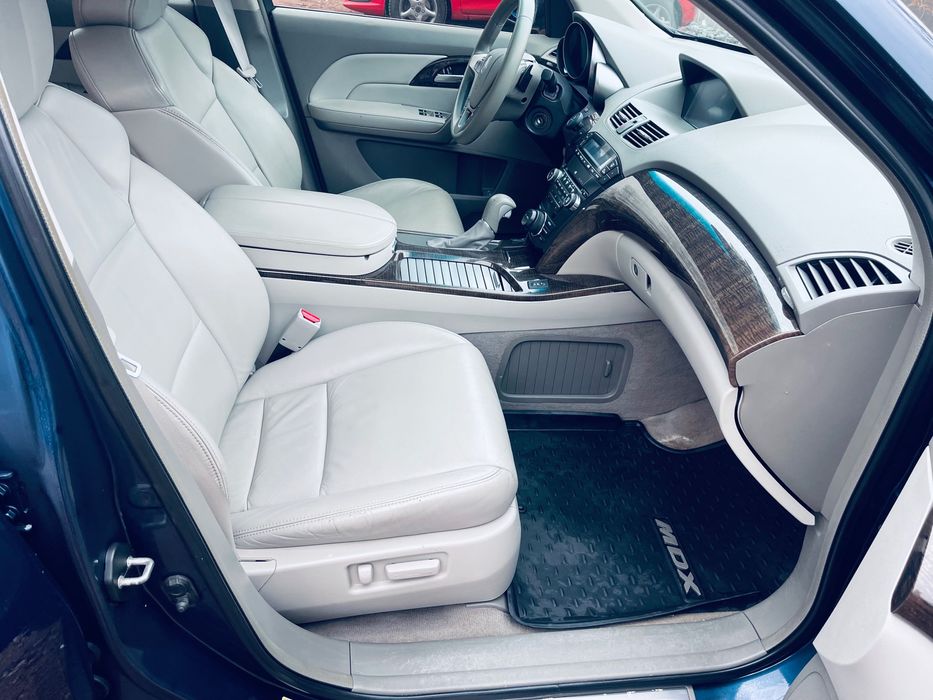 Acura MDX семь мест полная комплектация