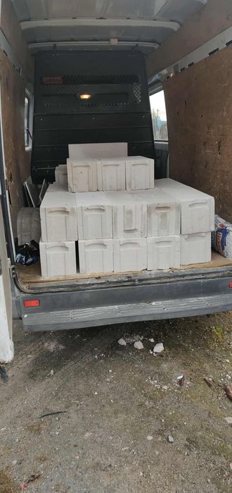 Przeprowadzki,opróżnianie piwnic, transport busem